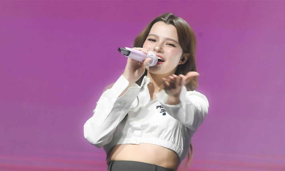 “เบ็คกี้ รีเบคก้า” เซอร์ไพรส์จัดเต็มส่งท้ายปี!  ฉลองวันเกิดกับแฟน ๆ แบบใกล้ชิด ฟินกันทั้งฮอลล์ 